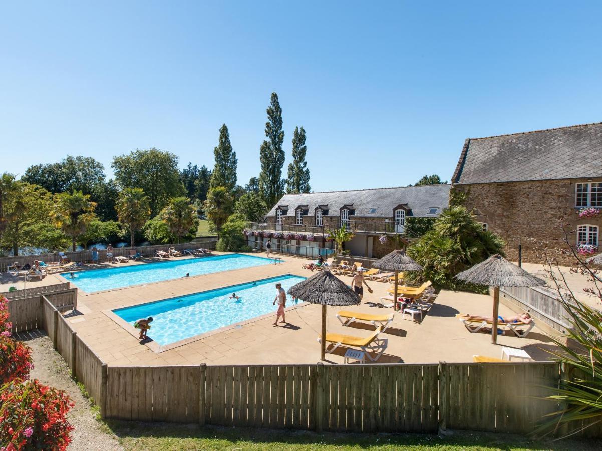 Appartements Les Ormes Epiniac Bagian luar foto