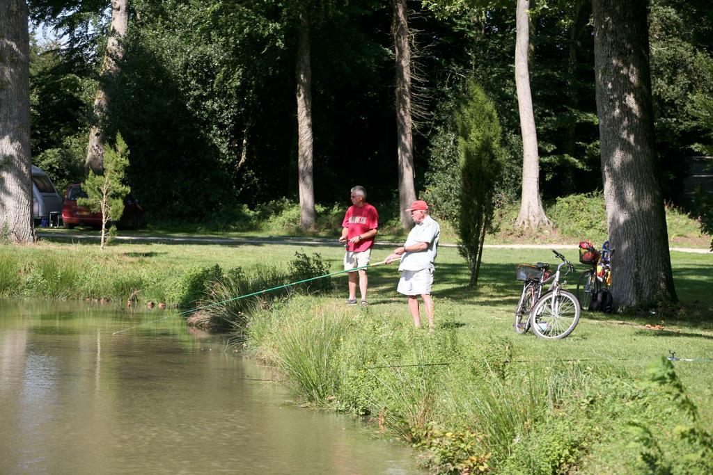 Appartements Les Ormes Epiniac Bagian luar foto