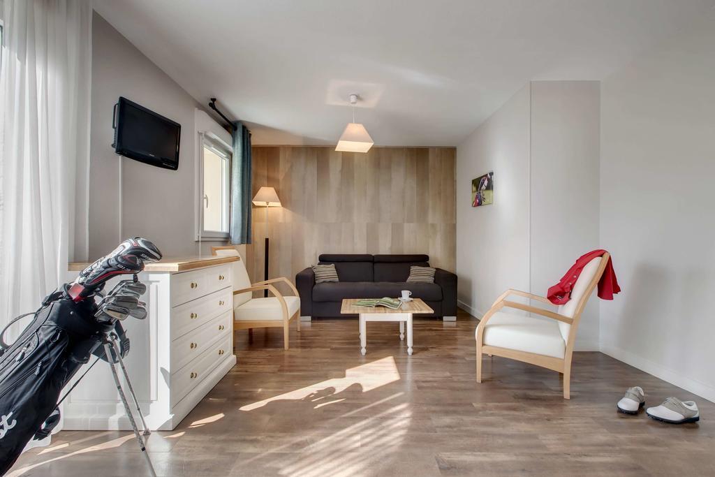 Appartements Les Ormes Epiniac Bagian luar foto