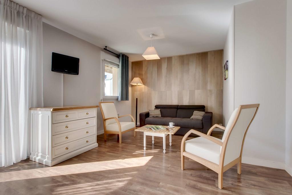 Appartements Les Ormes Epiniac Bagian luar foto